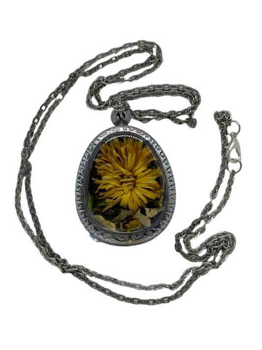 Field of Flowers Necklace 1