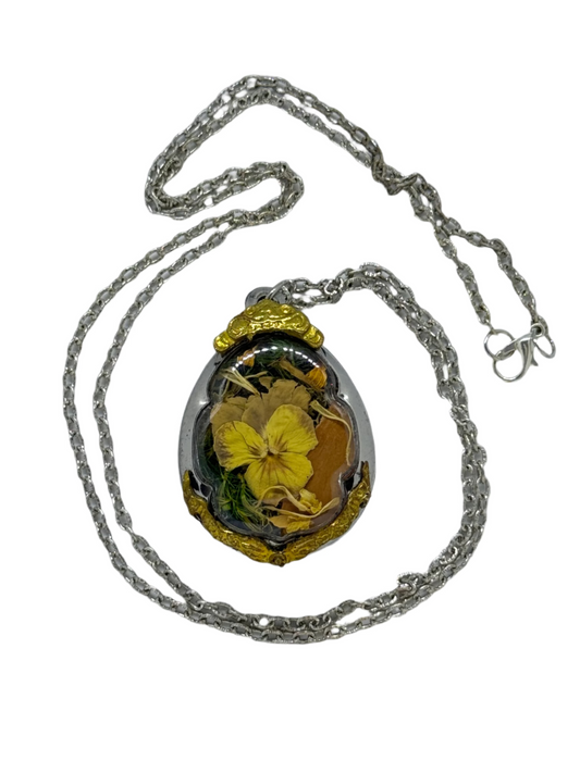 Field of Flowers Necklace 3